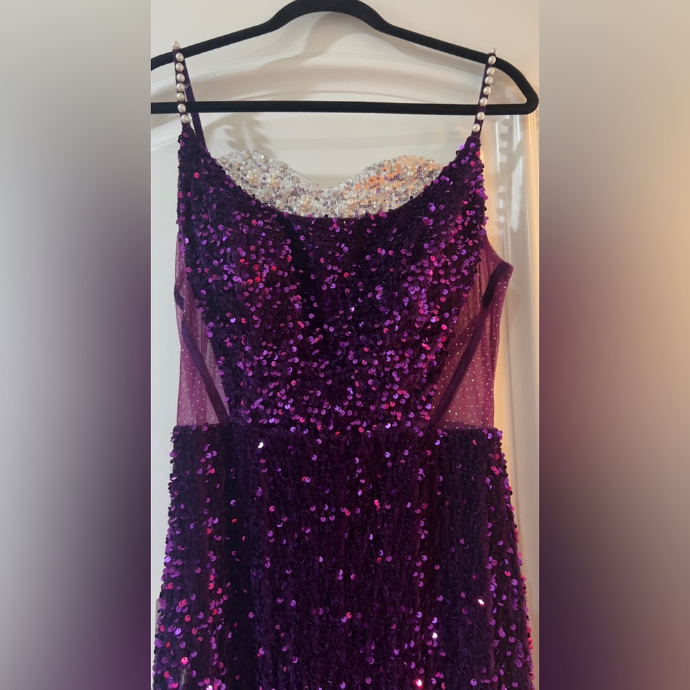 BRAND NEW Elegant TS COUTURE Purple Sequin Backless Dress